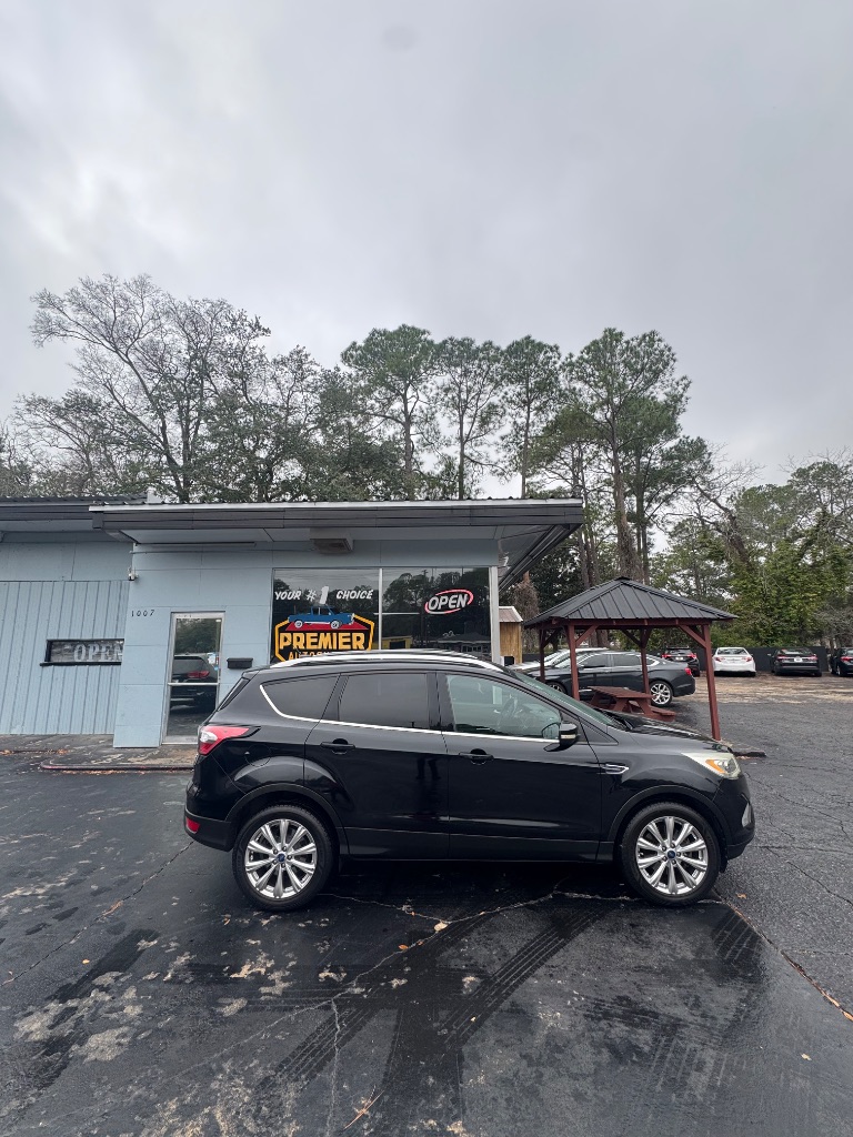 2017 Ford Escape Titanium's photo