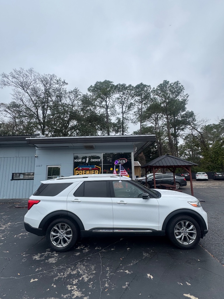 2021 Ford Explorer Limited's photo