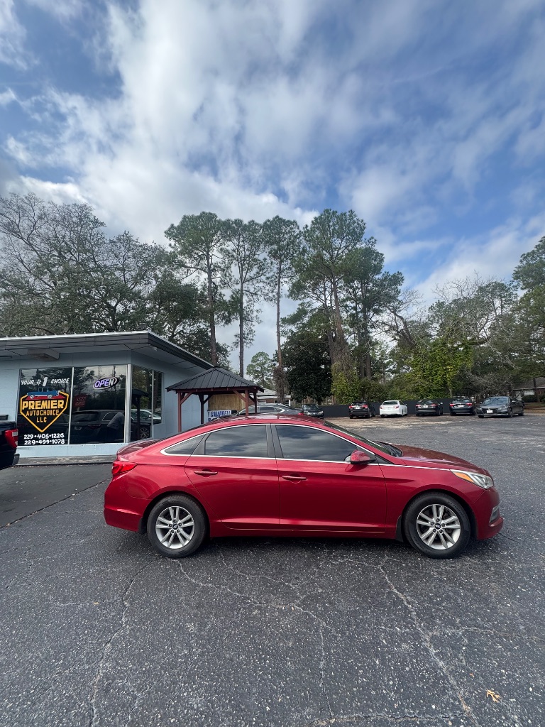 2015 Hyundai Sonata SE's photo