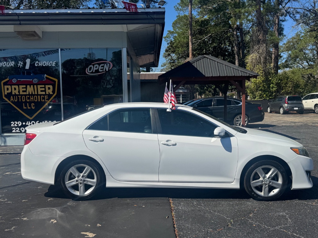 2014 Toyota Camry SE