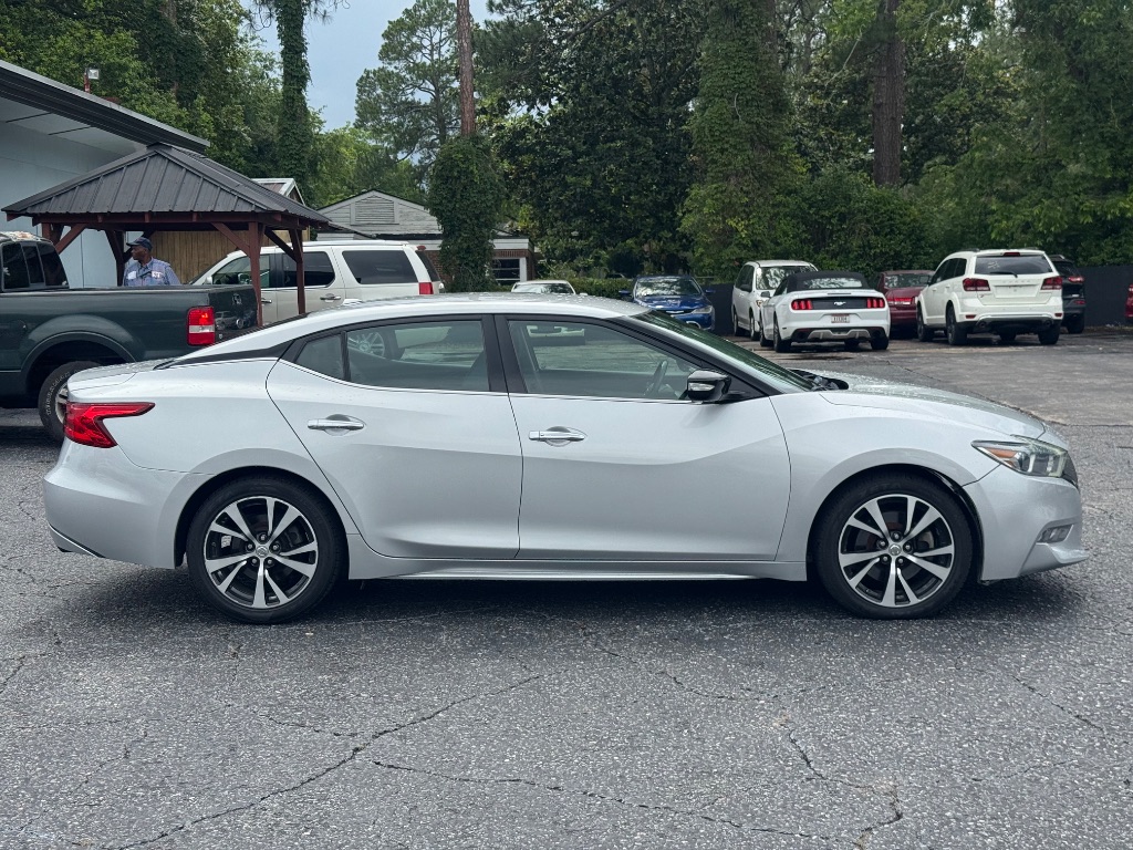 2018 Nissan Maxima SV's photo