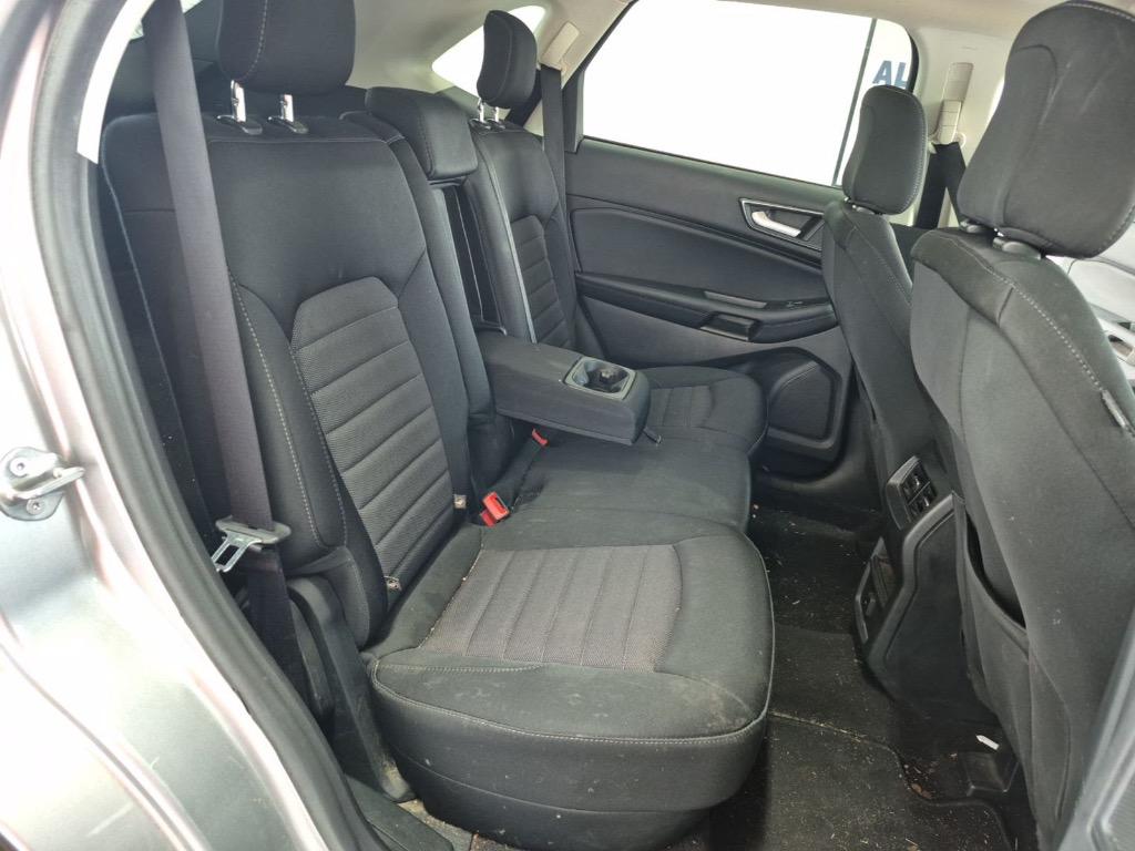 2020 Ford Edge SE - Photo 9