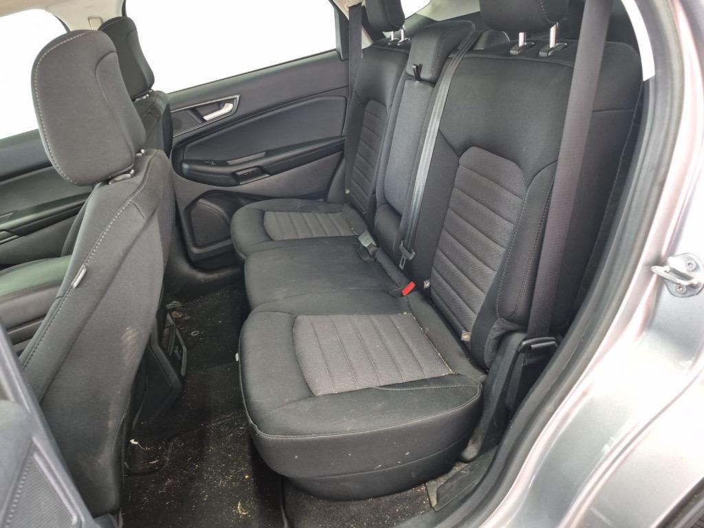 2020 Ford Edge SE - Photo 10